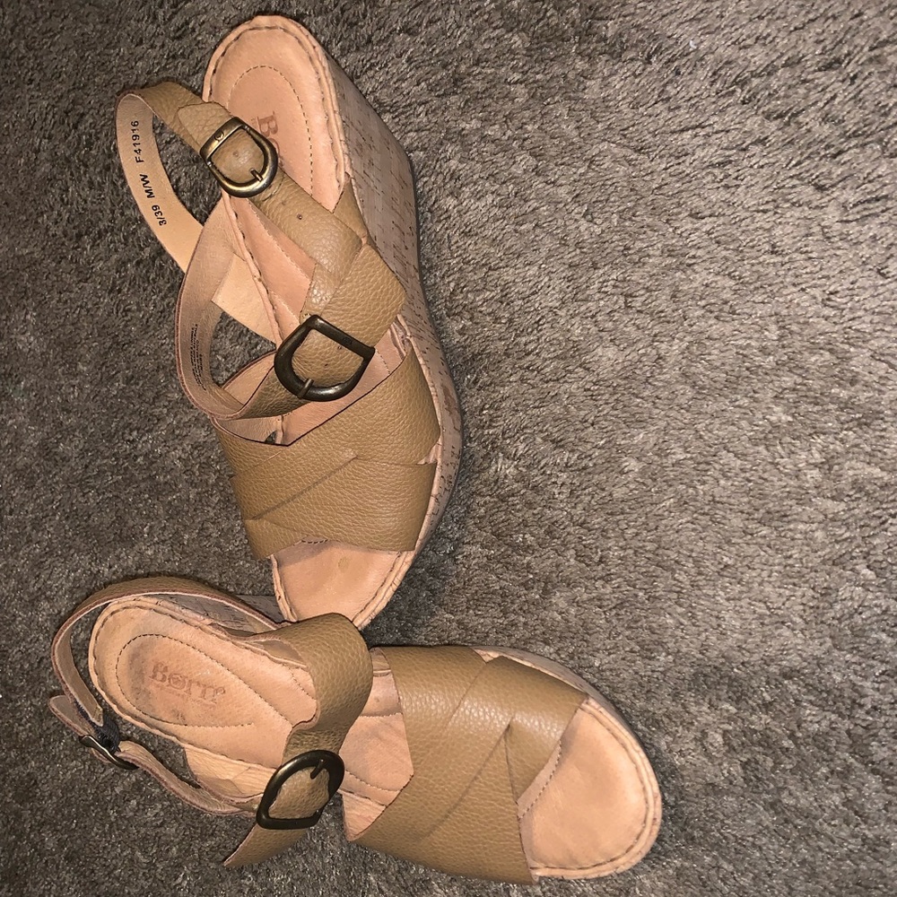 Camel Wedges